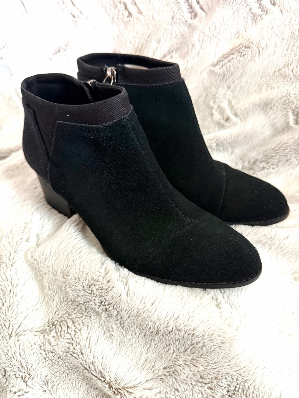 TOMS Loren Black Suede Block Heel Ankle Booties 8.5